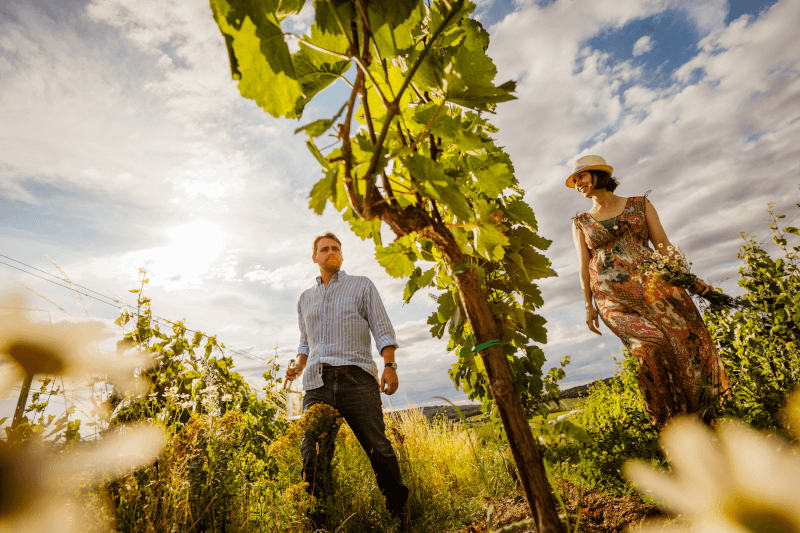 Markus und Bernadette im Weinberg