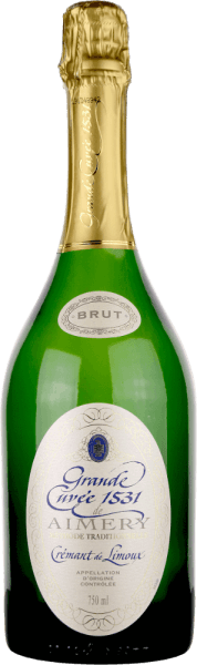 Oceněné Crémant Grande Cuvée 1531 od Sieur d 'Arques je považováno za jedno z nejlepších šumivých vín v jižní Francii a bylo pojmenováno po roce, v němž bylo vynalezeno nebo objeveno kvašení lahví ve Francii. V brilantním bílém zlatě se tento Crémant de Limoux objevuje ve skle. Jemný perlage přepravuje vůně zelených jablek, hrušek a medu, stejně jako květinové tóny bílých květin. Na patře se jemnost tohoto šumivého vína odráží v jemné, zdrženlivé kyselé struktuře a vynikajícím mousseux. I zde se rozvíjí svěžest, vůně medu a zeleného jablka a elegantní mineralita. Při středním ozvěně je opět zřejmý živý charakter této klasiky. Vinifikace Aimery Grande Cuvée 1531 Crémant Oceněný ředitel vinařského družstva Sieur d 'Arques vzdává hold významné historické události. První oficiální zmínka o šumivém víně z Francie pochází z roku 1531. V té době mniši z opatství St. Hilaire objevili kvašení lahví tím, že nechali částečně zkvašený hroznový mošt v uzavřených lahvích. Jelikož oxid uhličitý nemohl uniknout, rozpustil se ve víně a způsobil mravenčení. Sieur d 'Arques se nachází v Langedocu a skládá se ze čtyř různých terroirs: Autan, Méditerranéen, Océanique a Haute-Vallée tvoří vinařský základ pro Crémant de Limoux. V závislosti na přání a povětrnostních podmínkách, enologové domu mají přístup k výnosům klimaticky odlišných terroirs. Crémant 1531 Grande Cuvée se skládá z odrůd Chardonnay, Chenin Blanc a Pinot Noir. Ty se sklízejí dříve než hrozny tichých vín, aby se zajistila stabilní struktura kyselosti. Základní vína se pak podruhé kvasí "tradiční metodou" - tj. klasickým kvašením lahví. Grande Cuvée 1531 je pak na kvasinkách 12 měsíců. Doporučení k jídlu pro Aimery Grande Cuvée 1531 Grande Cuvée 1531 je vynikající aperitiv. Hodí se také k předkrmům nebo dezertům, jako je creme brulée. Ocenění pro Grande Cuvée 1531 Falstaff: 90+ bodů a 2. místo v Crémant Tasting 2018 Soutěž Générale Agricole de Paris 2016: Zlato Mundus Vini 2016: Silver Vinalies Internationales 2017: Silver Vinný svět 1/2015: 88 body Vinalies 2012: Gold 